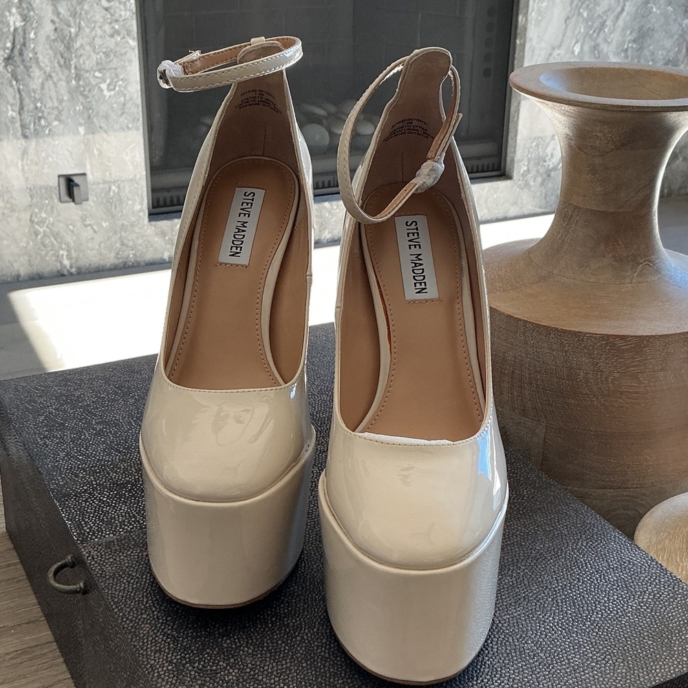 Steve Madden Skyrise Platform Heels NWT 7.5
